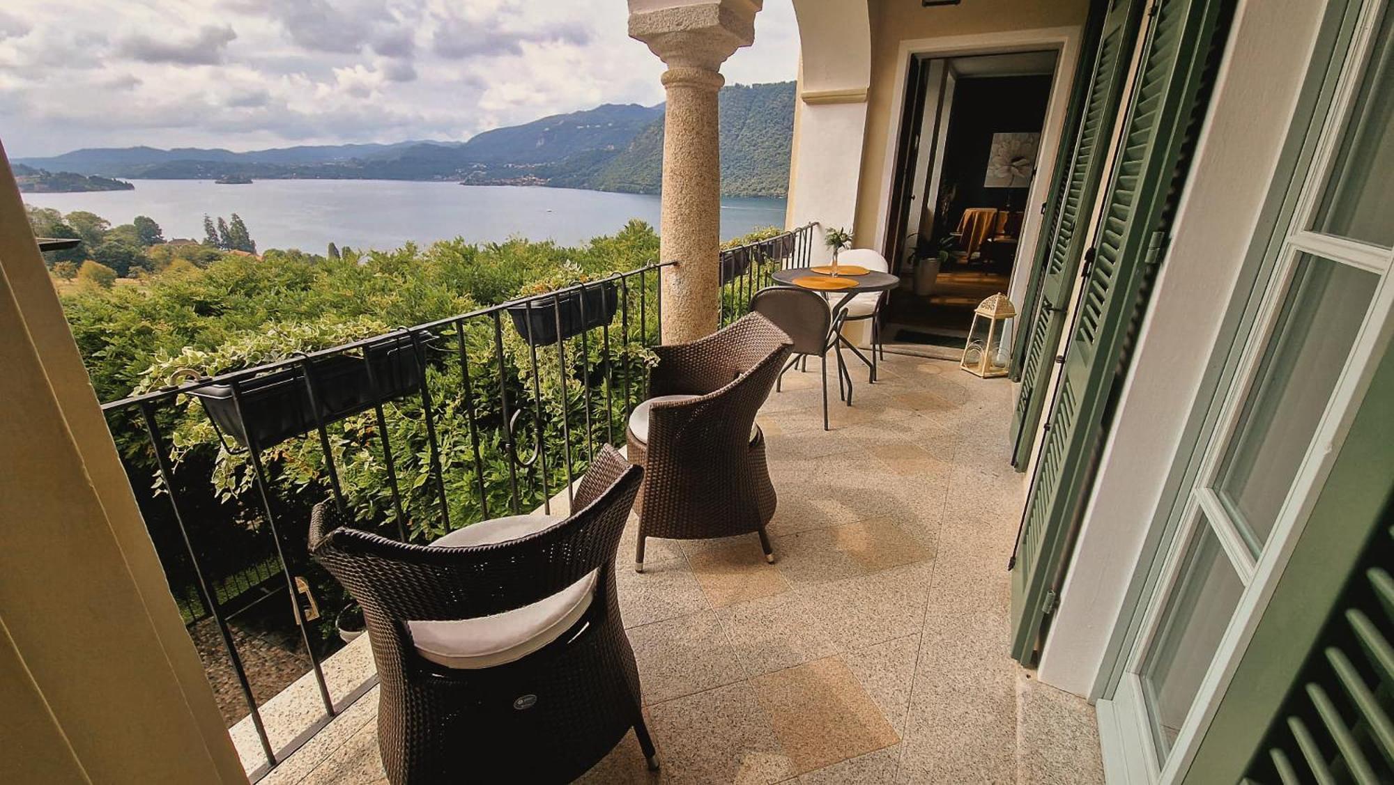 Villa Antica Colonia - Lake Orta - Suite Apartments Adults Only - Spa & Wellness Pettenasco Exterior photo