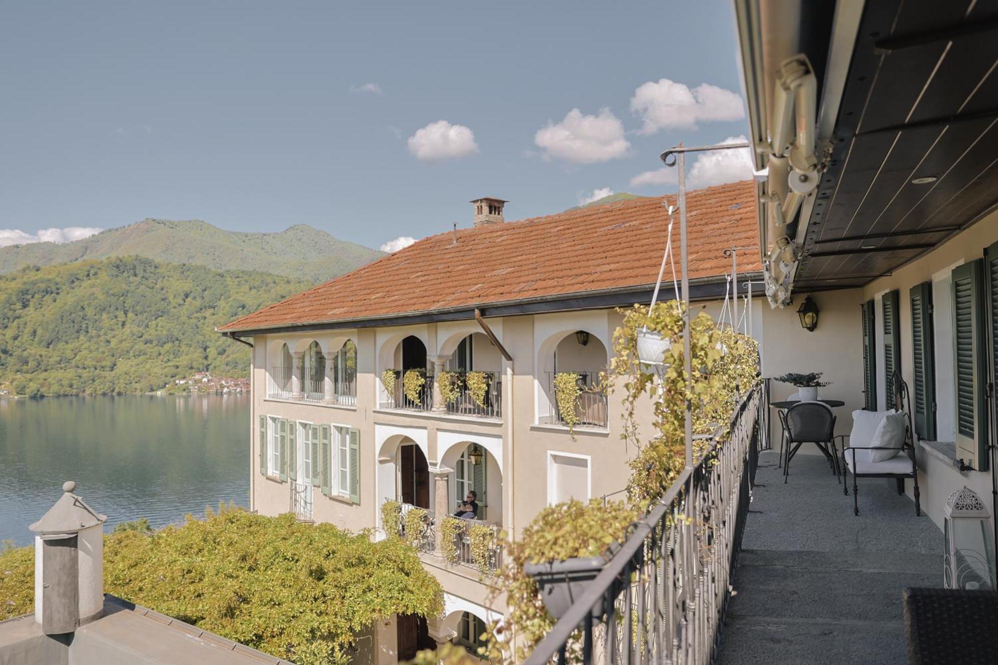 Villa Antica Colonia - Lake Orta - Suite Apartments Adults Only - Spa & Wellness Pettenasco Exterior photo